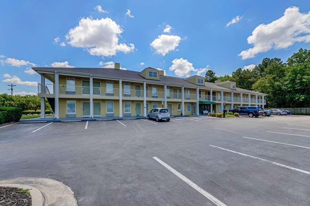 Quality Inn Laurinburg Exterior photo