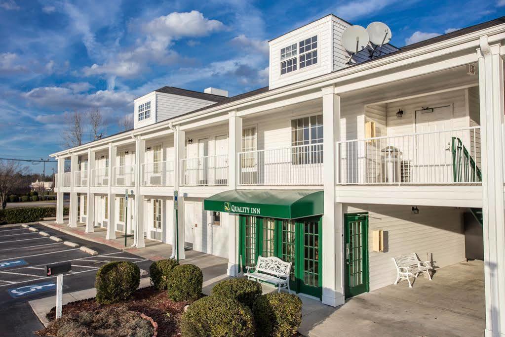 Quality Inn Laurinburg Exterior photo